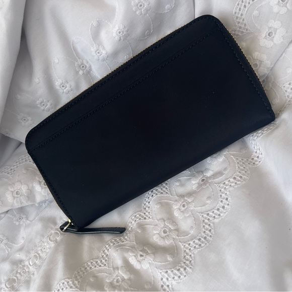 Kate Spade black zip up wallet in nearest new condition - Picture 9 of 9